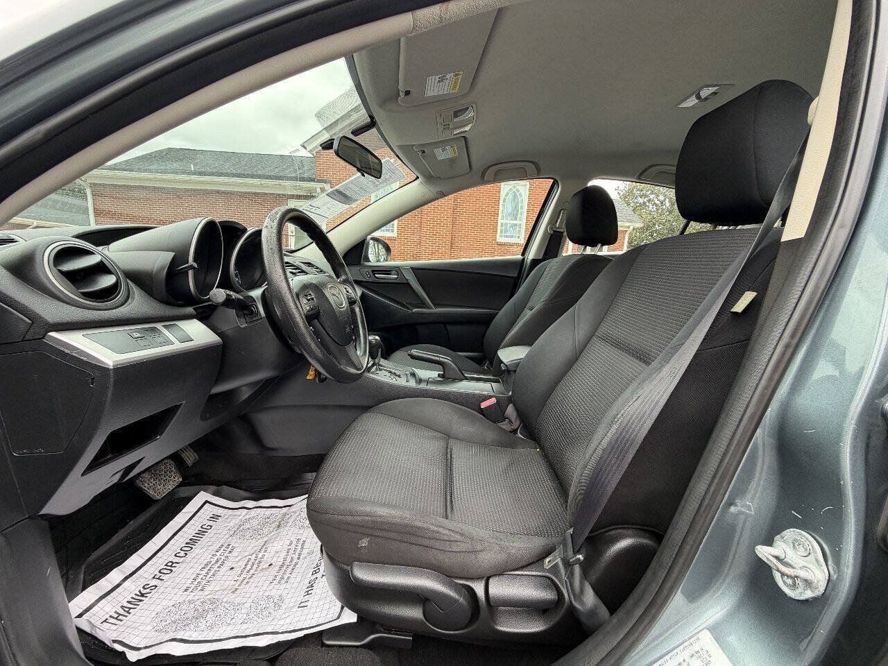 Used 2013 MAZDA MAZDA3 i Sport FWD image 12