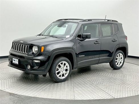 Used 2020 Jeep Renegade Latitude w/ Cold Weather Group image 1