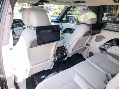 Used 2025 Land Rover Range Rover Long Wheelbase Autobiography AWD/4WD image 32
