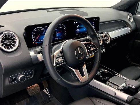 Used 2022 Mercedes-Benz GLB 250 image 13