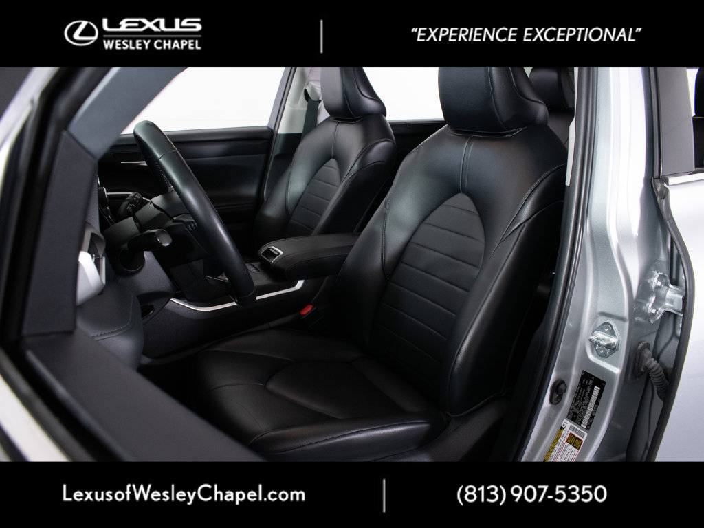 Used 2022 Toyota Highlander XLE AWD/4WD image 13