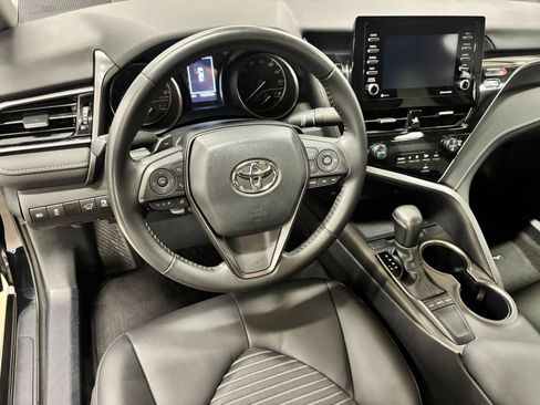 Used 2024 Toyota Camry SE FWD image 15