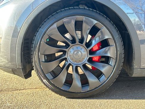 Used 2022 Tesla Model Y Performance image 28