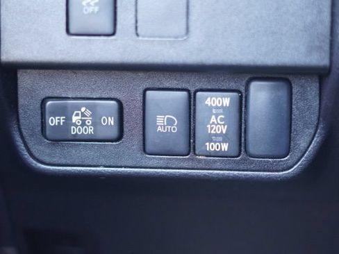 Used 2023 Toyota Tacoma TRD Off-Road w/ Technology Package AWD/4WD image 21