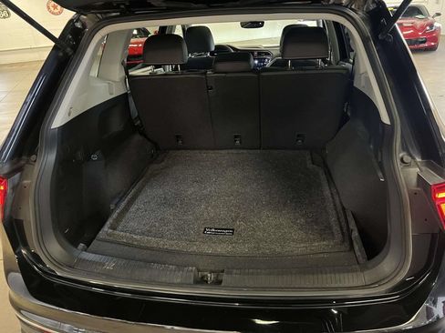 Used 2022 Volkswagen Tiguan SE AWD/4WD image 10