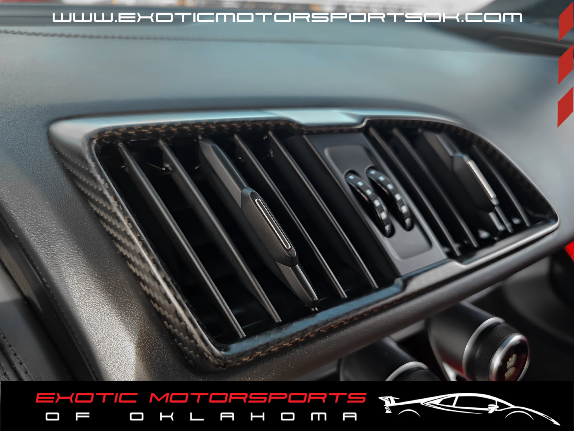Used 2017 Audi R8 V10 w/ Carbon Exterior Package AWD/4WD image 25