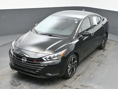 Certified 2025 Nissan Versa SR w/ Trunk Package image 31