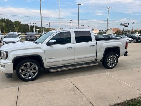 Used 2018 GMC Sierra 1500 Denali w/ Denali Ultimate Package AWD/4WD image 2