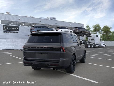 New 2026 Lincoln Navigator Reserve w/ Jet Appearance Package AWD/4WD image 8