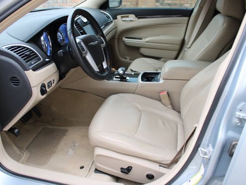 Used 2013 Chrysler 300 image 14