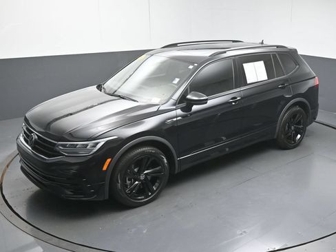 Used 2023 Volkswagen Tiguan SE R-Line FWD image 43