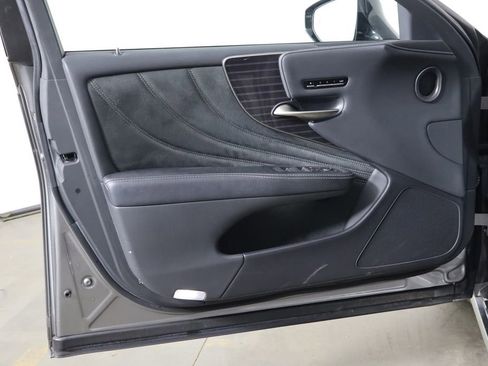 Used 2019 Lexus LS 500 AWD w/ Accessory Package (Z2) image 19