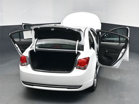 Used 2013 Chevrolet Cruze LT w/ RS Package image 18