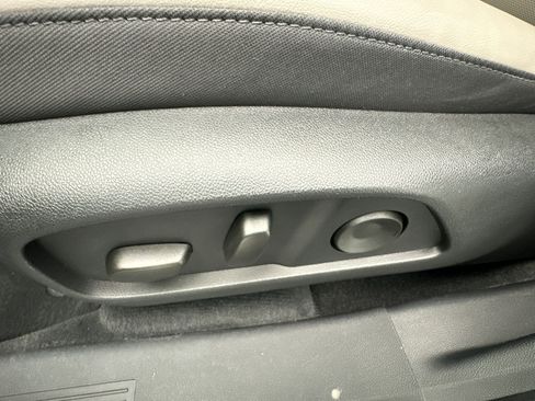 Certified 2025 GMC Terrain Elevation w/ Elevation Premium Package image 13