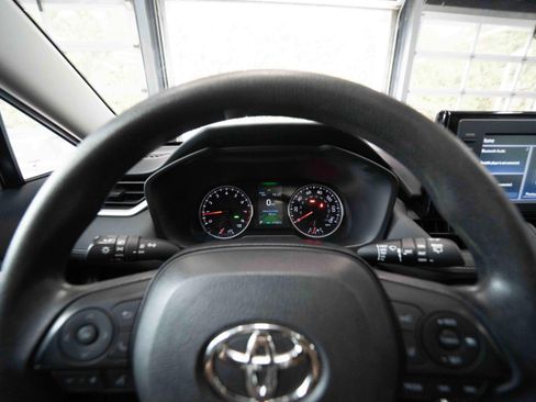 Used 2019 Toyota RAV4 XLE FWD image 15