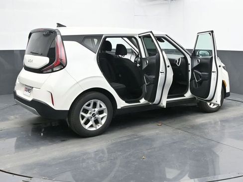 Used 2025 Kia Soul LX w/ LX Technology Package image 55