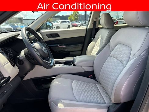 Used 2023 Nissan Pathfinder SV FWD image 13