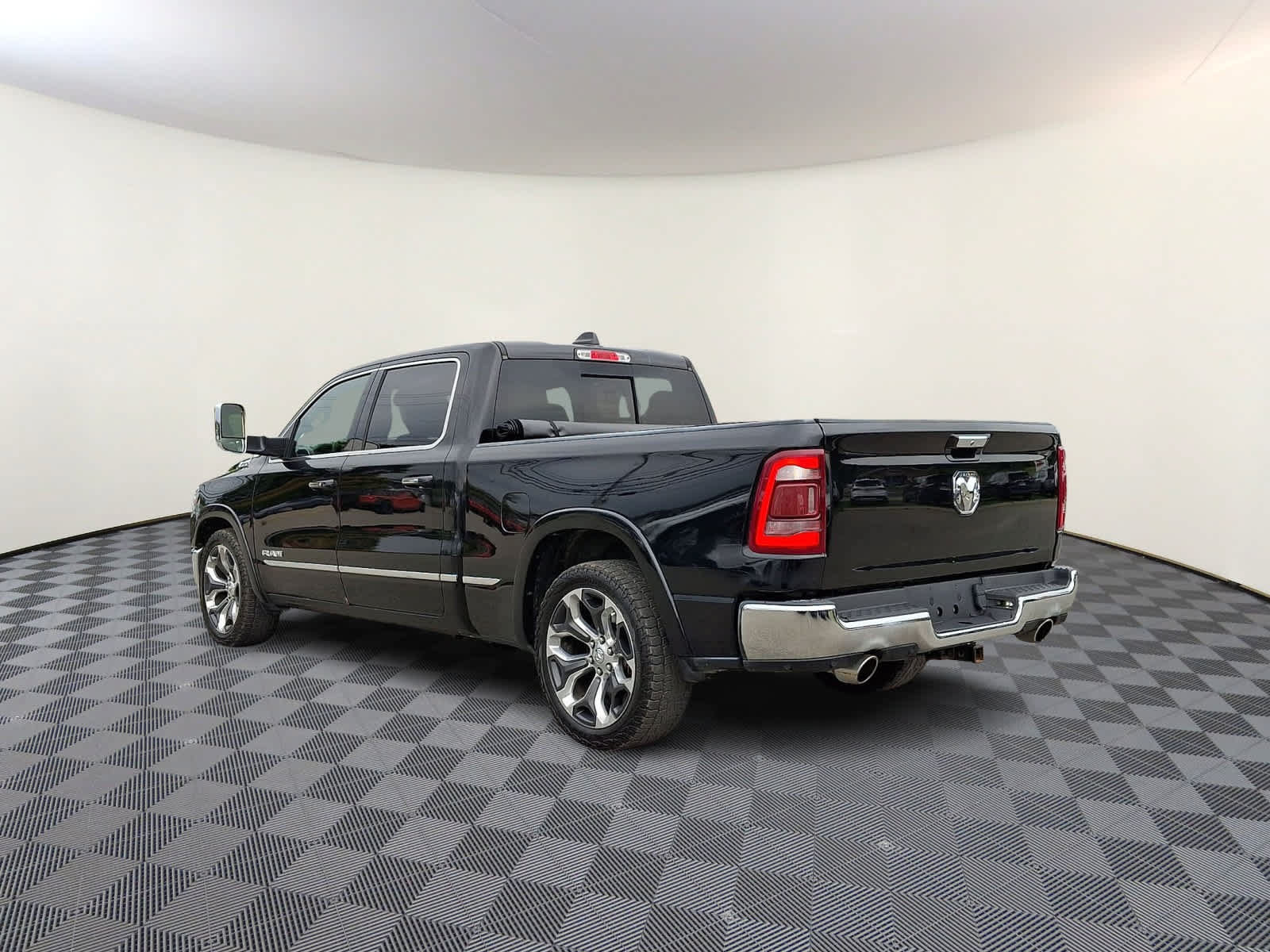 Used 2019 RAM 1500 Limited AWD/4WD image 7