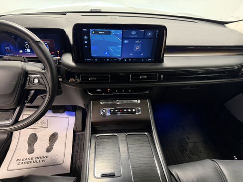 Used 2025 Lincoln Aviator Reserve w/ Equipment Group 201A image 4