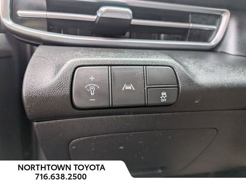 Used 2023 Hyundai Elantra SEL FWD image 28