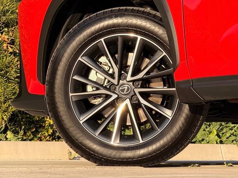 Certified 2025 Lexus NX 250 FWD w/ Premium Package image 9