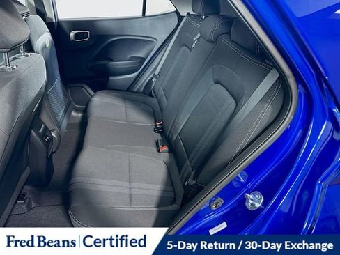 Certified 2025 Hyundai Venue SEL image 17