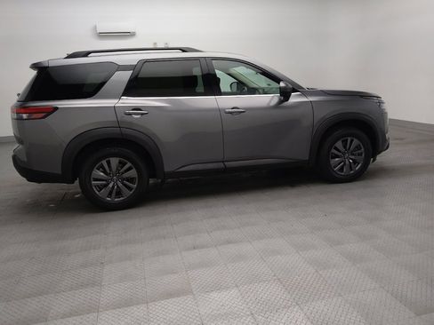 Used 2022 Nissan Pathfinder SV FWD image 10