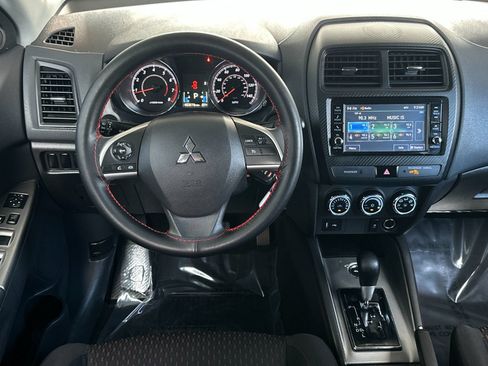 Used 2019 Mitsubishi Outlander Sport ES AWD/4WD image 13