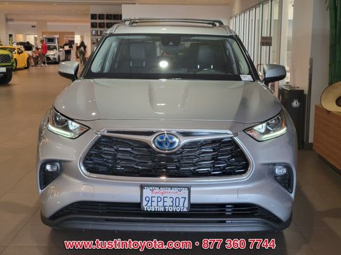 Used 2023 Toyota Highlander Limited w/ Protection Package #3 (TMS) AWD/4WD image 7