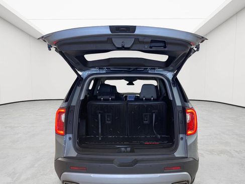 Used 2023 GMC Acadia SLT w/ LPO, Floor Liner Package FWD image 7