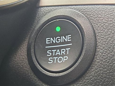 Used 2022 Ford Escape SE image 24