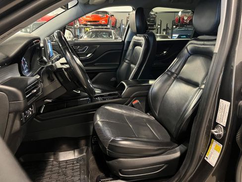 Used 2020 Lincoln Corsair AWD w/ Premium Package image 9
