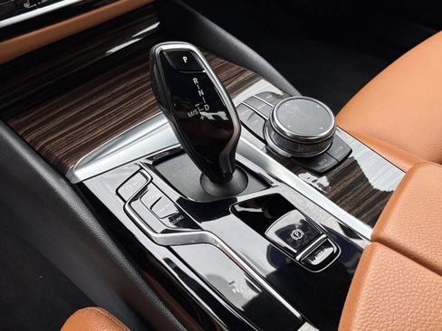 Used 2023 BMW 530i w/ Premium Package RWD image 33