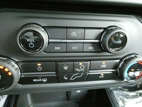 New 2026 Ford Bronco 2-Door AWD/4WD image 11