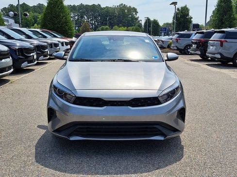 Used 2024 Kia Forte LXS FWD image 3