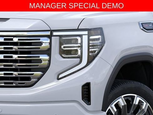 Used 2026 GMC Sierra 1500 Denali w/ Denali Reserve Package AWD/4WD image 10