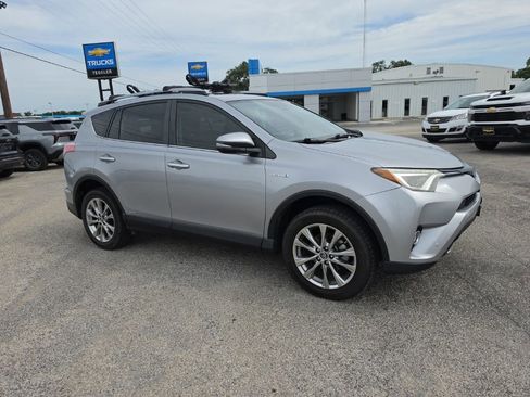 Used 2018 Toyota RAV4 Limited w/ Advanced Technology Package AWD/4WD image 4