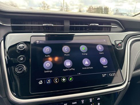 Certified 2022 Chevrolet Bolt EUV LT w/ Convenience Package image 12