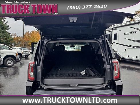 Used 2017 GMC Yukon SLE w/ SLE Value Package image 11