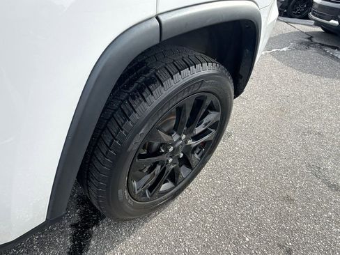 Used 2018 Jeep Grand Cherokee Laredo image 29