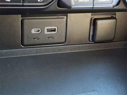 Certified 2022 Chevrolet Tahoe Z71 w/ Luxury Package image 26