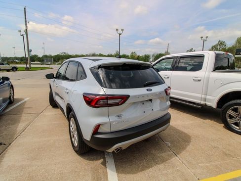 Used 2025 Ford Escape Active FWD image 4
