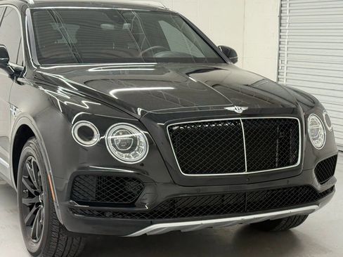 Used 2019 Bentley Bentayga image 10