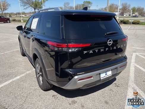 Used 2025 Nissan Pathfinder SL FWD image 20