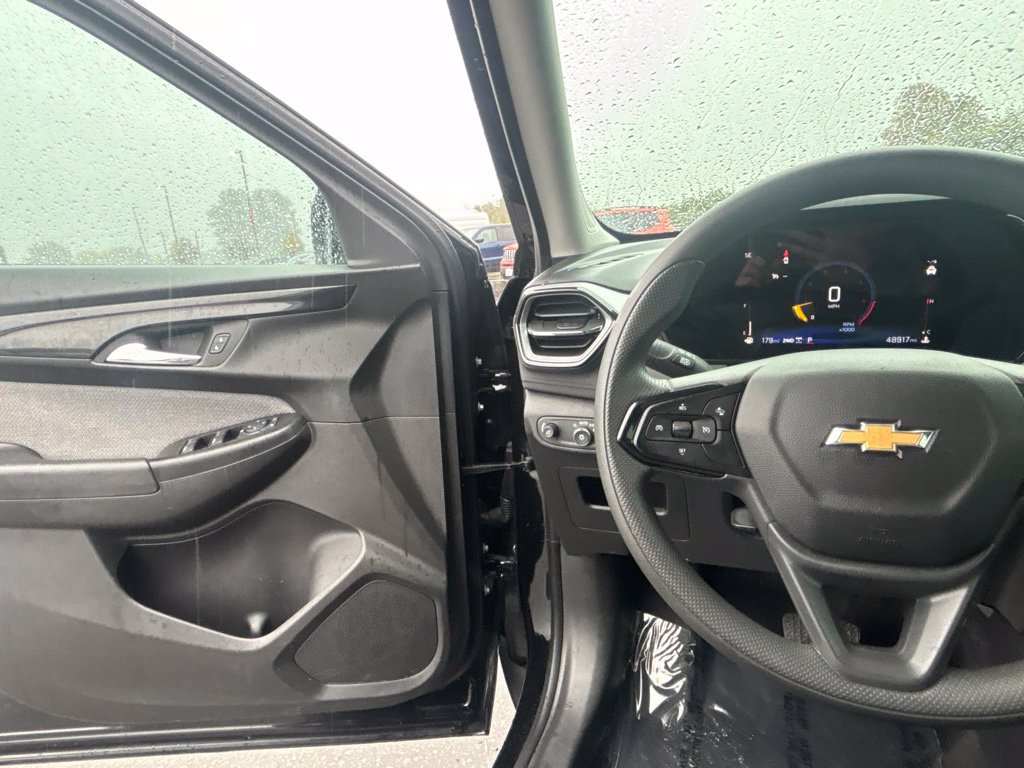 Used 2025 Chevrolet TrailBlazer LT AWD/4WD image 30