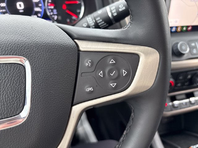 Used 2023 GMC Acadia Denali AWD/4WD image 12