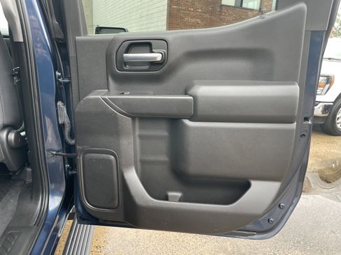 Used 2019 Chevrolet Silverado 1500 Custom w/ Custom Value Package image 16