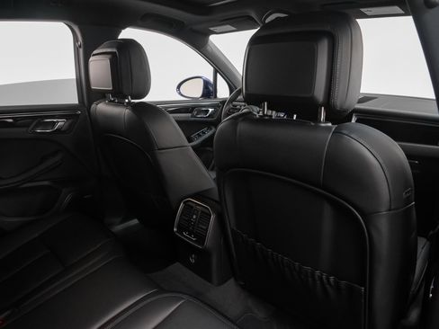 Used 2025 Porsche Macan image 24