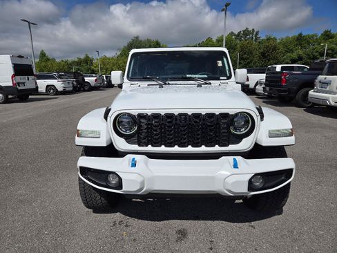 Used 2024 Jeep Wrangler High Altitude AWD/4WD image 2