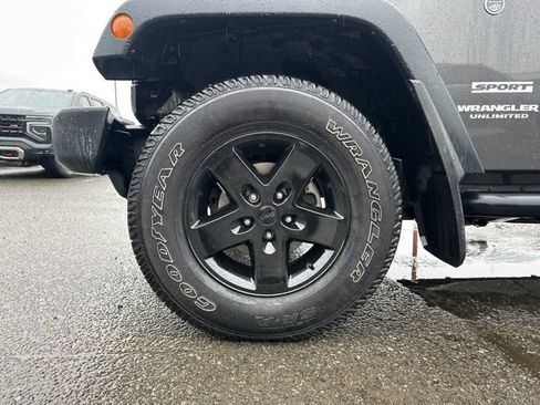 Used 2017 Jeep Wrangler Unlimited Sport w/ Quick Order Package 24S AWD/4WD image 16